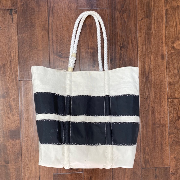 NWT Sea Bags Medium Tote Black, Blue & White - Picture 3 of 9